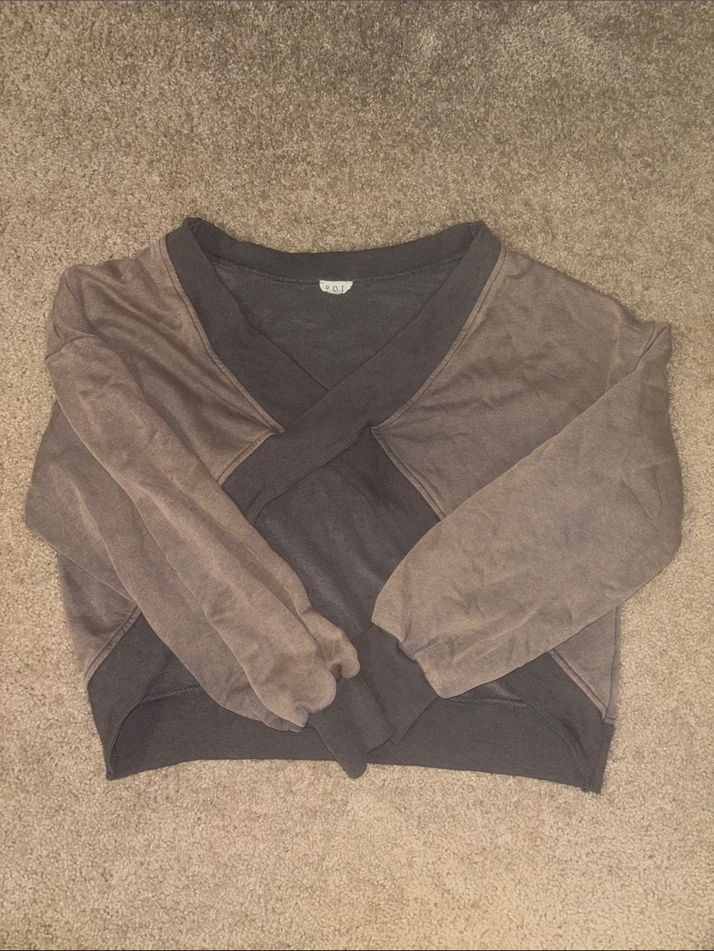 POL V-Neck Women’s Sweatshirt